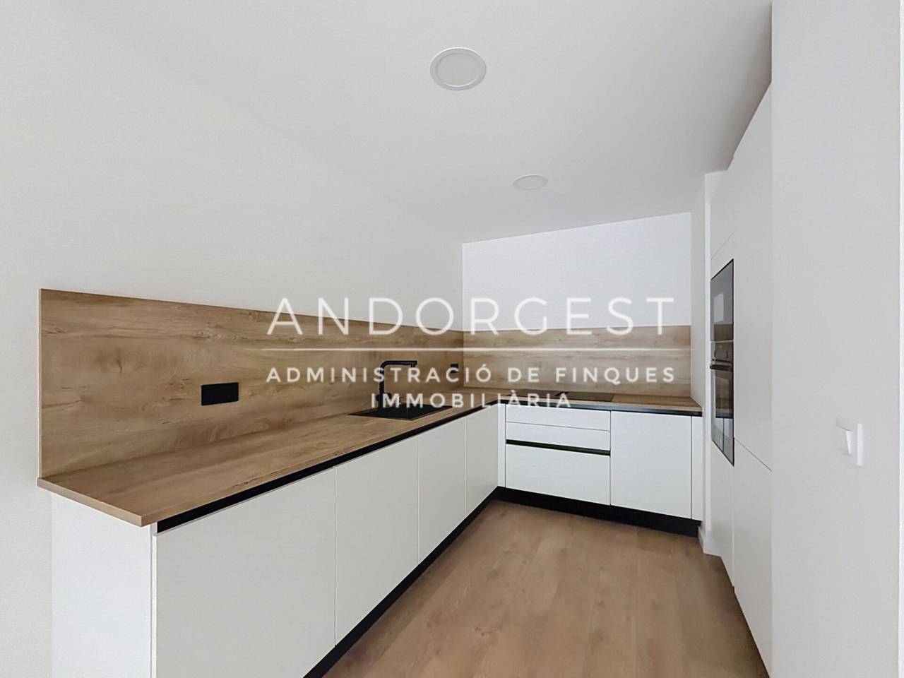 Piso de 3 habitaciones en alquiler en Encamp · 6 de 60