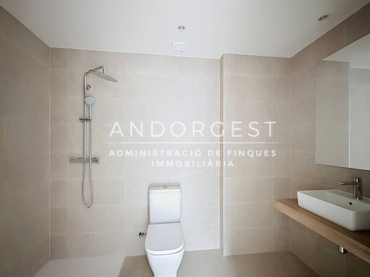 Piso de 3 habitaciones en alquiler en Encamp · 9 de 60