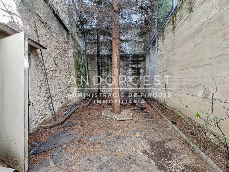 Edifici exclusiu amb hist&ograve;ria al centre de Sant Juli&agrave; de L&ograve;ria